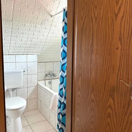Hotel Kimbab Restaurant Und *